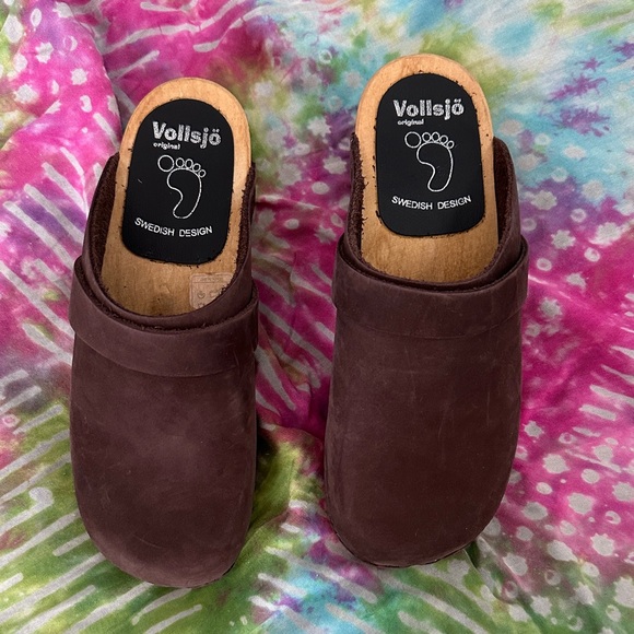 Women's Vollsko Brown Clogs - Picture 1 of 9